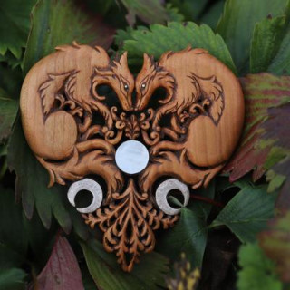 Lucie ~ Wood carver ✨