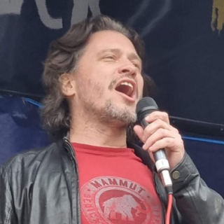 Mike Galsworthy  🦣