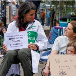 Dr Susi Arnott