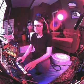 sɹɐʎA xɘlA 💻➡🗑