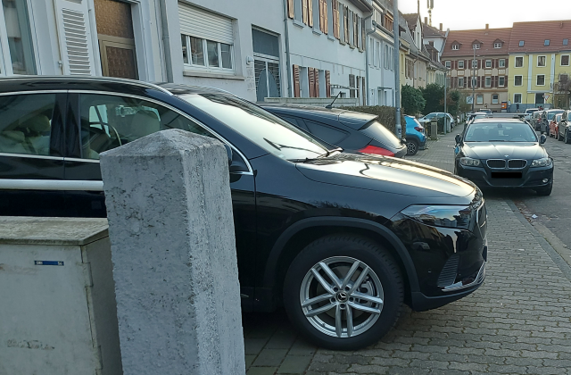 Illegal parkende Autos