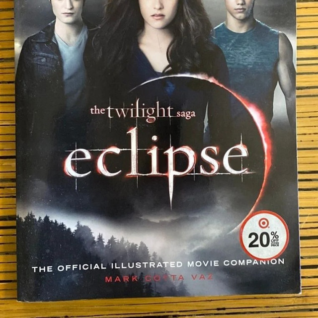 Photo of "The Official Illustrated Movie Companion" to The Twilight Sage: Eclipse
(20% off from Target!)