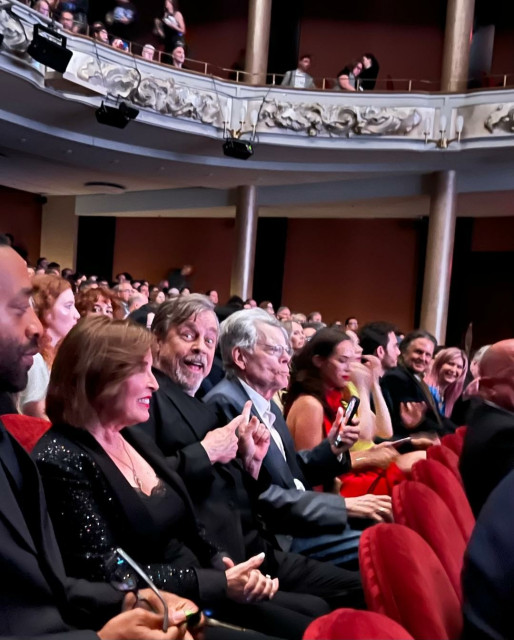 Mark Hamill going full fan boy sitting next to Stephen King