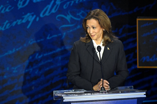 Photo from the debate: Kamala Harris smirks in Trump's direction.