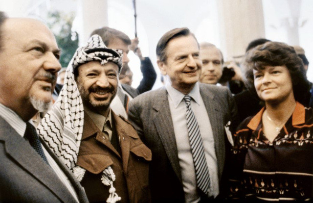 Swedish PM Olof Palme who was murdered in Stockholm in an image with PLO leader Yasser Arafat 