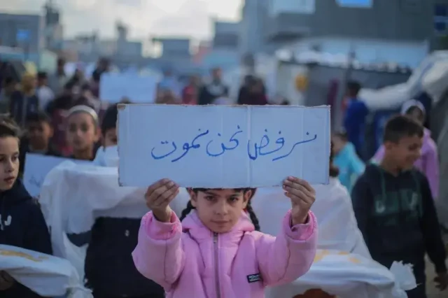 "We refuse to die."

Rafah, February 14 