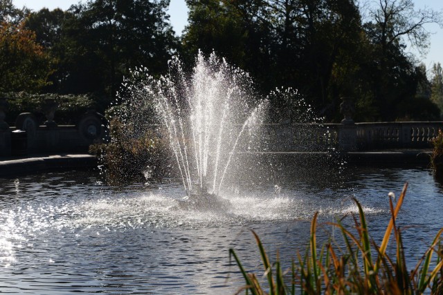 Fountain with bright sparkles of light