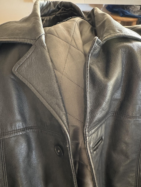 A leather coat that to my eyes looks just like the one in the post I’m replying to.