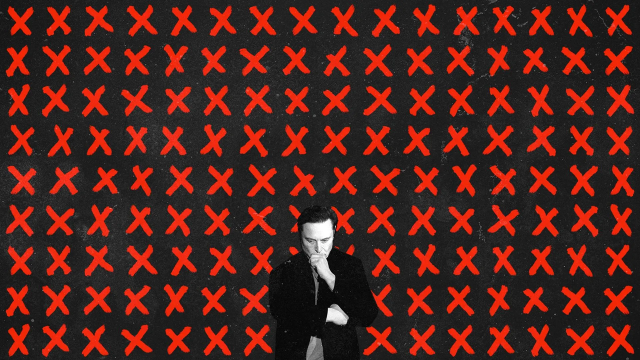 Musk in front of a wall of red drawn Xs

Picture from Axios
https://www.axios.com/2023/10/29/fidelity-twitter-x-value-elon-musk