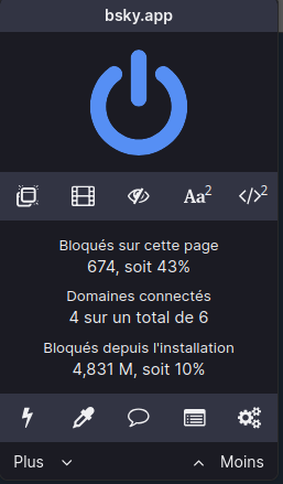 Capture d'écran de l'applet UblockOrigin avec 674 trackers bloqués soit 43% des éléments de la page sur le site bsky.app