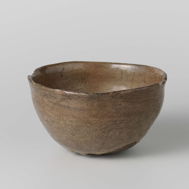 Tea bowl with a grey red glaze, anonymous, anonymous, c. 1575 - c. 1599