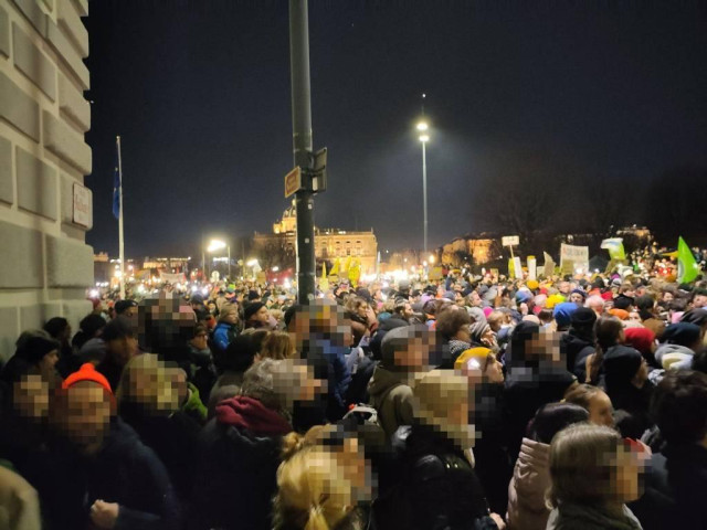 Blick über einen Teil der Menge.