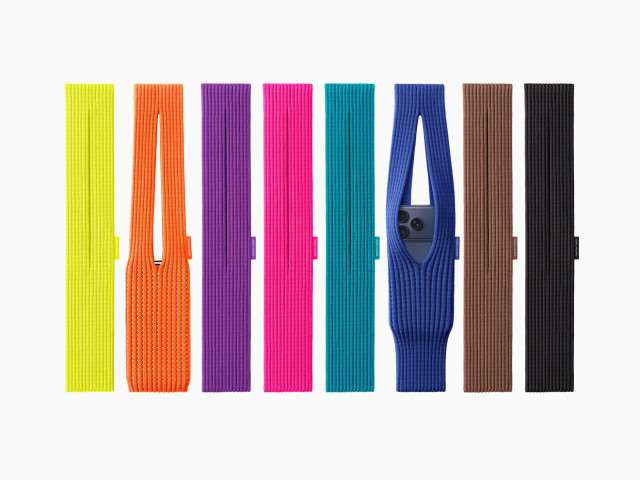 All the colors for the strap, ranging from yellow on the left to black on the right.