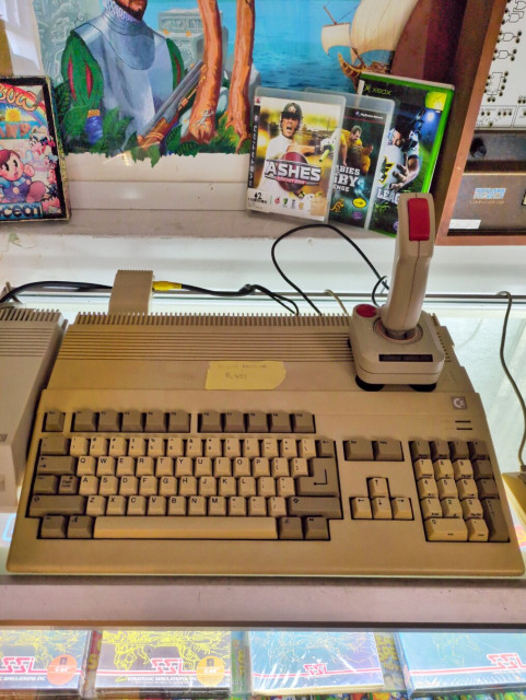 The Amiga 500, a beige computer-in-a-keyboard from 1987. This machine had a mouse-driven GUI, colour graphics, multitasking, and did sampled audio.