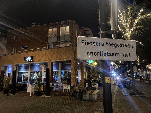 The restaurant, the square and the sign 