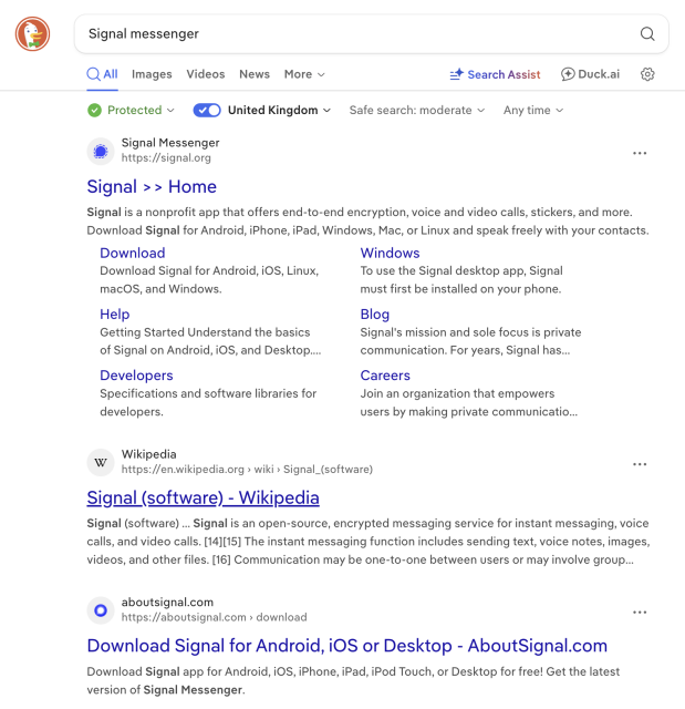 Screenshot of DuckDuckGo using the Vivaldi browser - showing the official Signal page as the first search result when searching for "Signal messenger".