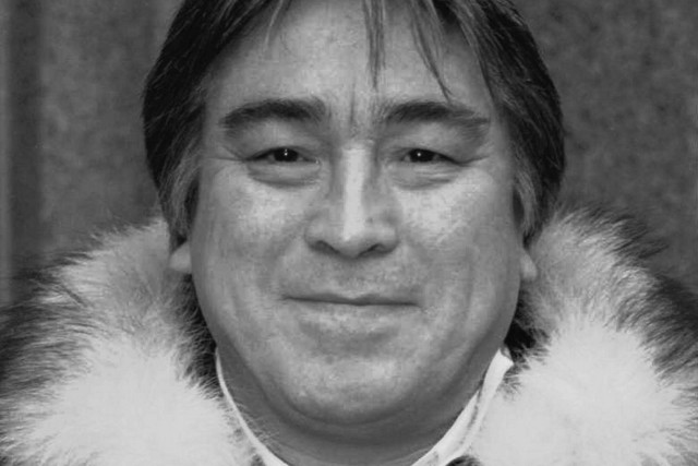 Aqqaluk Lynge, Greenlandic politician and author