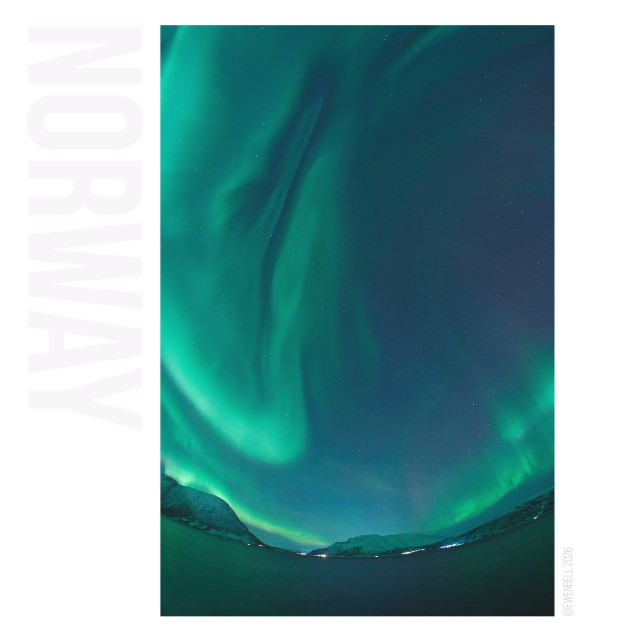 Then another band bounced back from the south, this time it was dancing in ribbons as it drew closer.