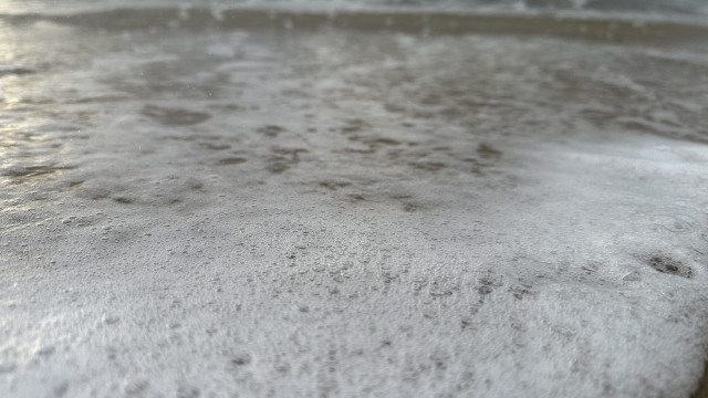 Bubbles from the waves