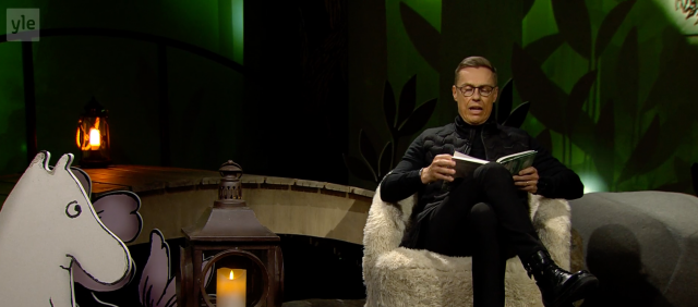 Screenshot of Moomin reading marathon where Alexander Stubb is reading a Moomin book.