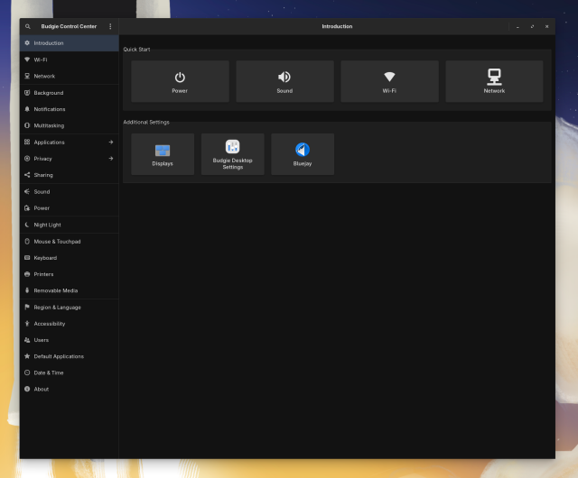 Screenshot of Budgie Control Center's Introduction panel, showing Displays (wdisplays), Budgie Desktop Settings, and Bluejay buttons.