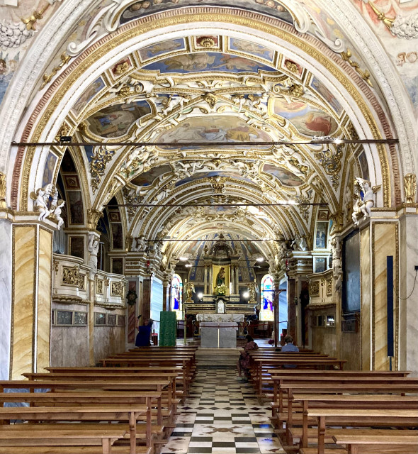 Barock ausgeschmückter Kirchenraum