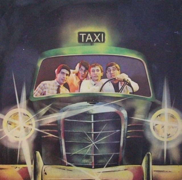 Táxi: Ás dos Flippers. The album cover shows the band inside a portuguese taxi with its black and lettuce-green colours.