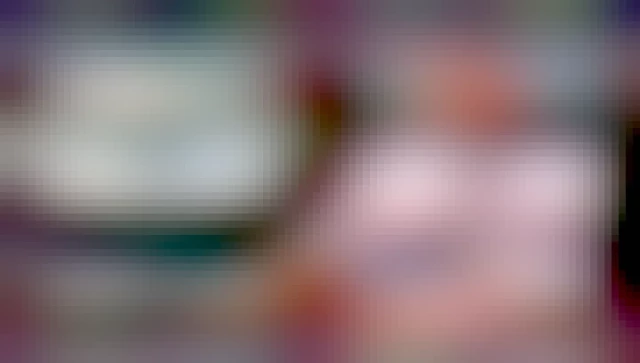 "Nederland is dankzij de Zuidas op papier's werelds grootste investeerder in Israel."

"Owing to the Zuidas, the Netherlands is, on paper, the world's largest investor in Israel."

"Via le Zuidas, les Pays-Bas sont, sur le papier, le plus gros investisseur mondial en Israël."