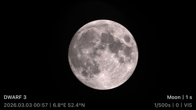 2x zoom Dwarf 3 telescope photo