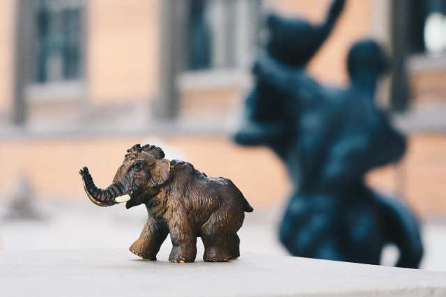 Photo of a mammoth figurine in the sculpture street of SMK (the national gallery of Denmark).