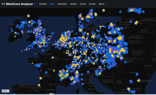 Screenshot of Meshcore analyzer of today. You see clearly a large concentration of nodes in the Netherlands, Germany and the UK, and only very few in France.