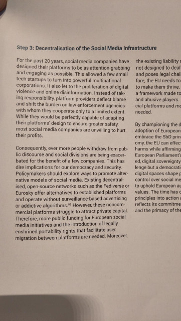 Snapshot of the report mentioning decentralised media.