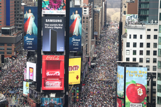 Protesters descend on Times Square during the "No Kings" protest in New York.
(CHARLY TRIBALLEAU via Getty Images)