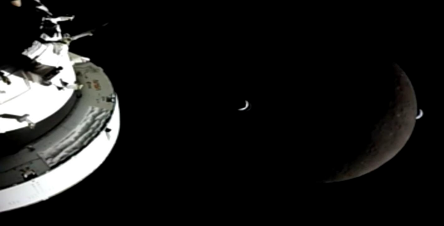 Composite image showing earthset and earthrise across the moon.