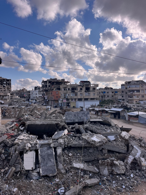 The heart of Khan Younis: A scene where the lifelines have vanished—no water, no viable infrastructure. Total destruction dominates every detail.
