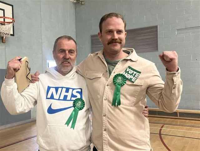 Rob Yates on the right with his agent Mike Garner