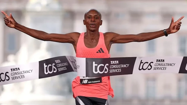 Sabastian Sawe makes sports history crossing the finish line at the London marathon
