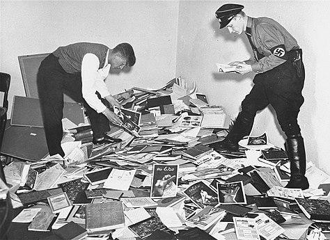 Book burning in Berlin, 10 May 1933. By Unknown author - United States Holocaust Memorial Museum, Public Domain, https://commons.wikimedia.org/w/index.php?curid=1253020