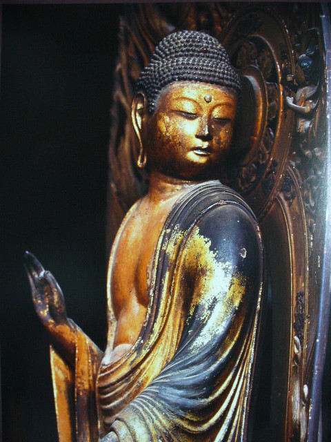 Eikan-do's statue of Amida famously looks over his shoulder.
