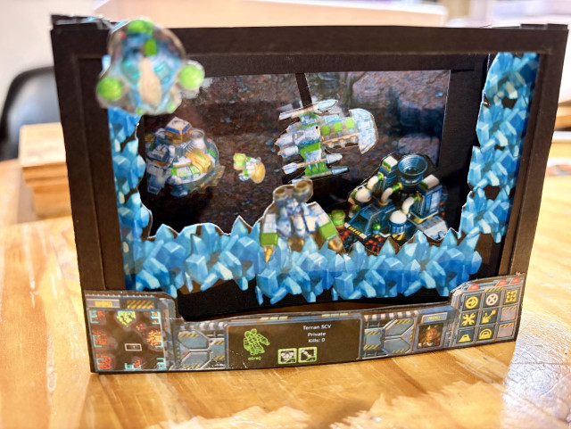Another view of the card:  A tunnel  card with minerals, gas, scvs, battle cruiser and explorer. 