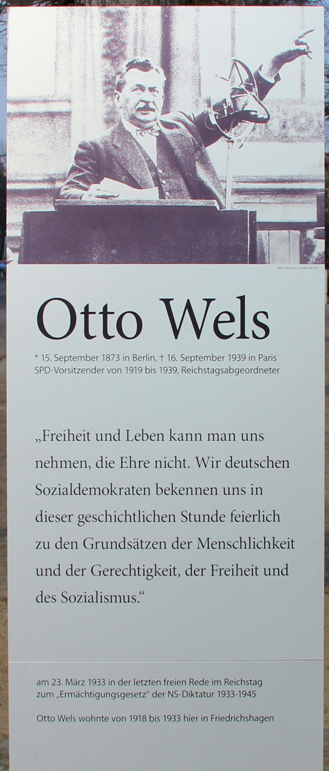 "Freiheit und Leben kann man uns nehmen, die Ehre nicht. Wir deutschen Sozialdemokraten bekennen uns in dieser geschichtlichen Stunde feierlich zu den Grundsätzen der Menschlichkeit und der Gerechtigkeit, der Freiheit und des Sozialismus."