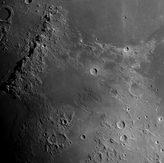 Here we see crater Manilius, south of Mare Serenitatis, to the left are the Montes Apenninus.