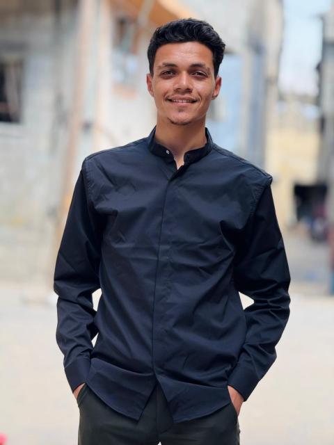 It’s a pic of me wearing black shirt 