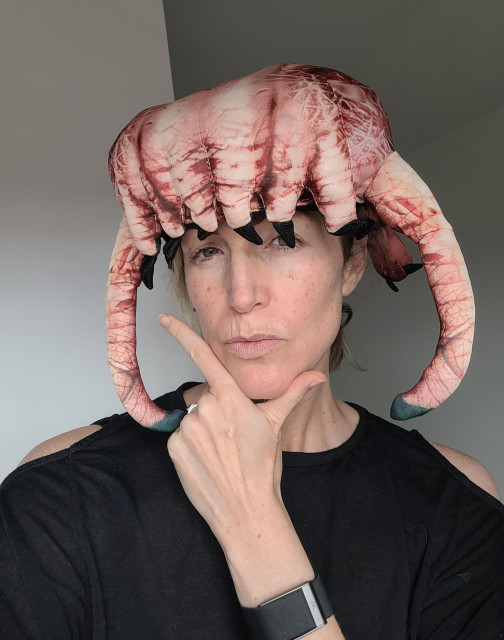 Me rizzing in a headcrab hat. I never thought I'd write that sentence.