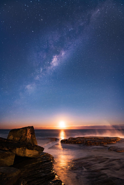 moonrise and Milky Way over the sea