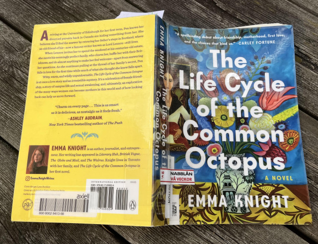 Boken ”The Life Cycle of the Common Octopus” av Emma Knight