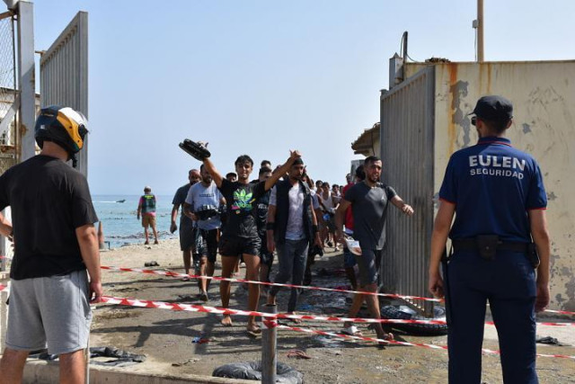 Entrada de oleadas de migrantes a Ceuta (Europa Press via Getty Images)