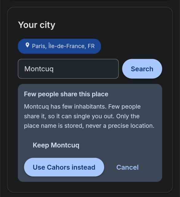 FediHood city picker showing a privacy notice about choosing a small town, with buttons to keep it, use a larger nearby city, or cancel.